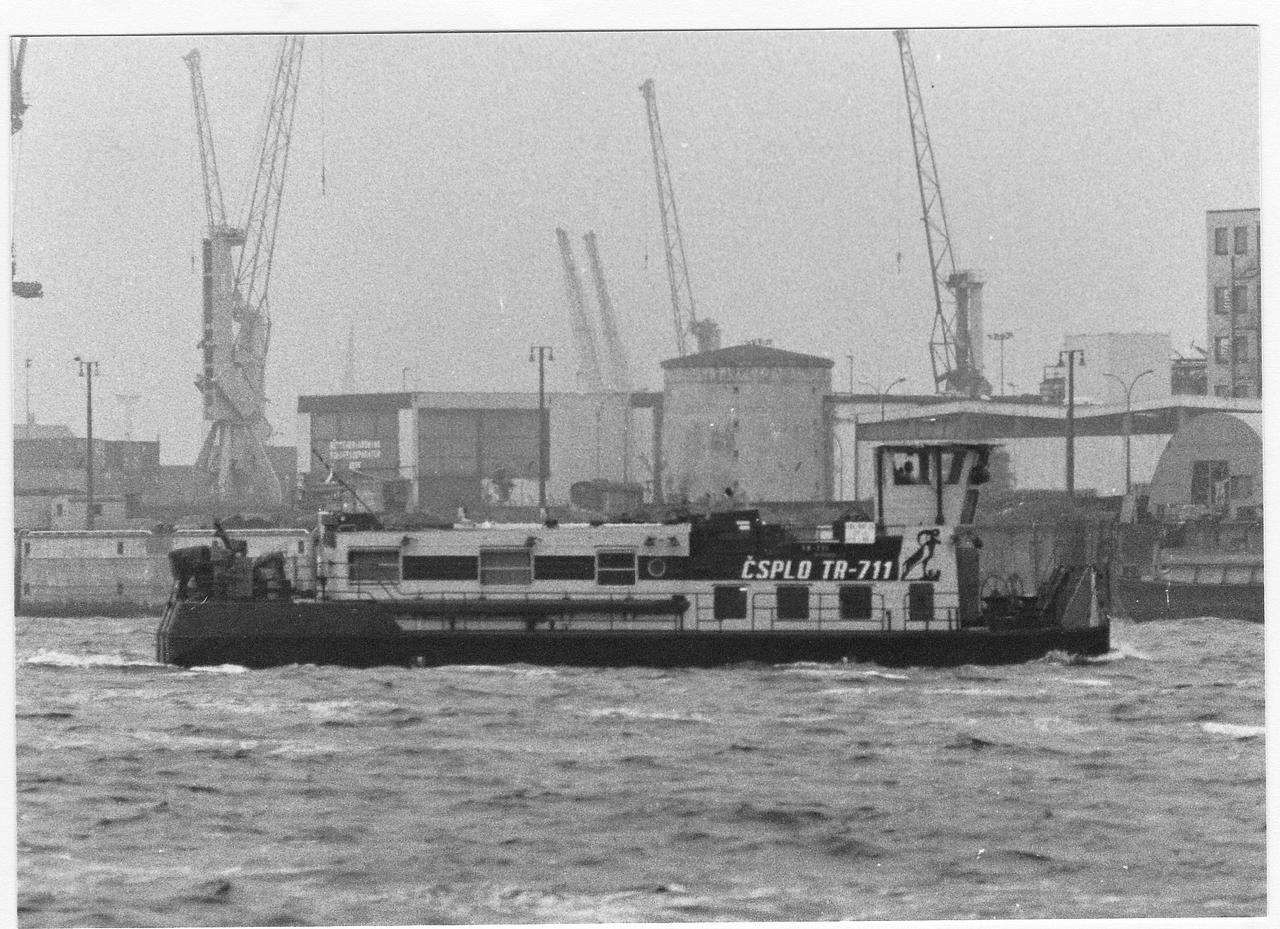 Tr 711