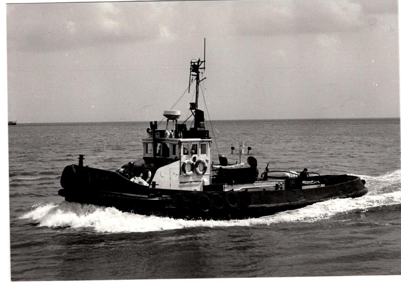 Yacht Eta